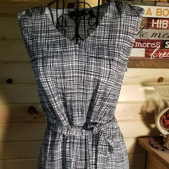 Apt. 9 Dresses & Skirts - $6 ☆SALE☆ APT 9 DRESS